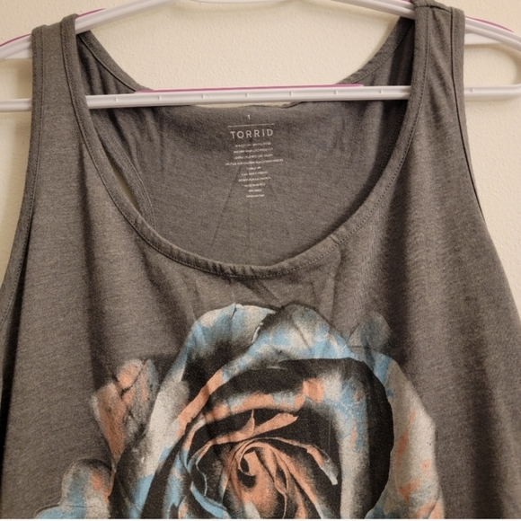 Rose tank top - Picture 2 of 6